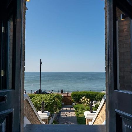 Stylish Beachfront Apartment, Sweeping Ocean Views And Luxury Touches 荷尼湾 外观 照片